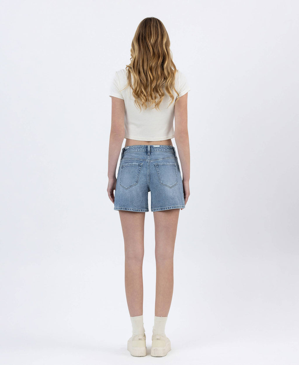 HIGH RISE TABBED WAISTBAND CUFFED DENIM SHORTS T6772