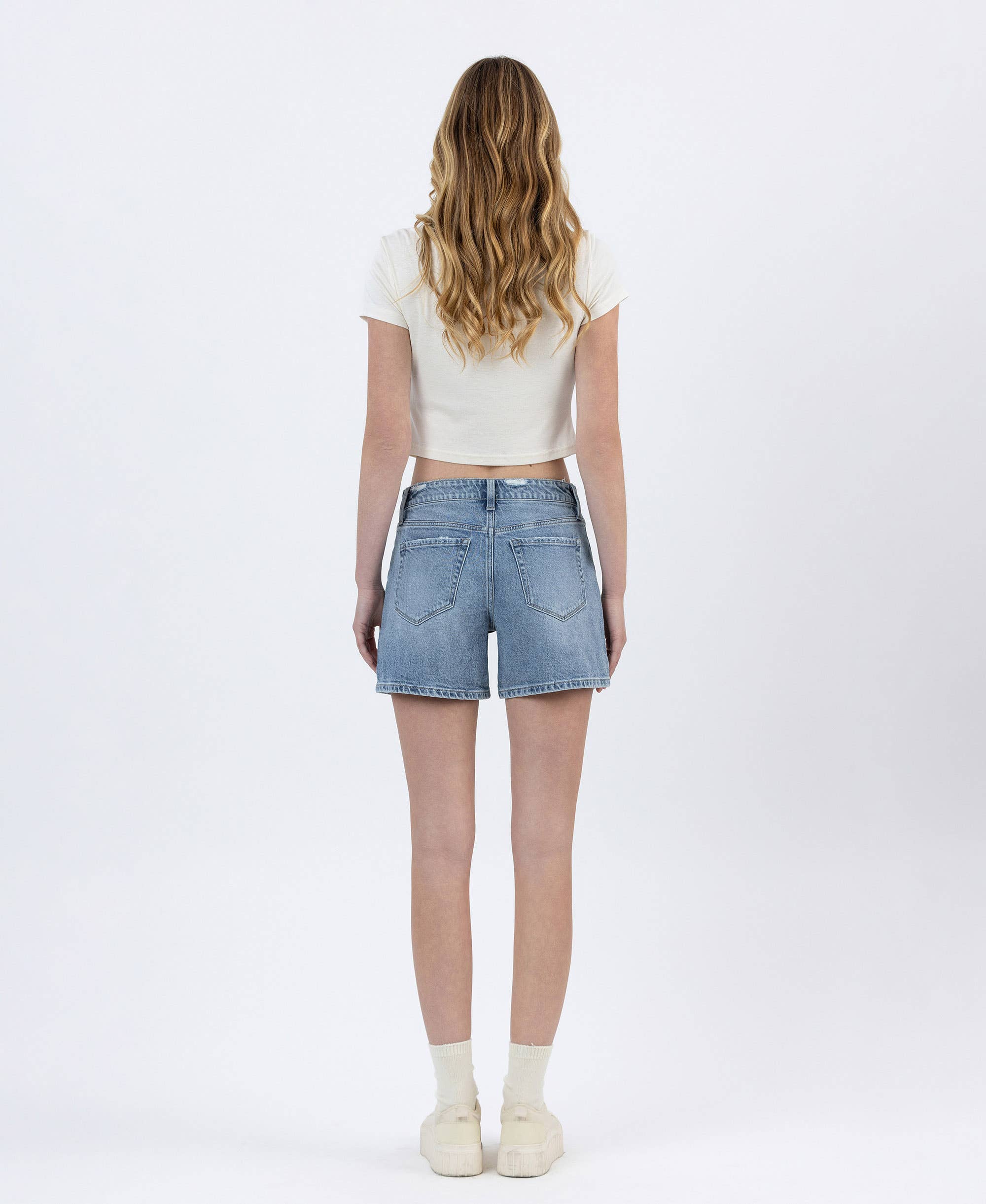 HIGH RISE TABBED WAISTBAND CUFFED DENIM SHORTS T6772