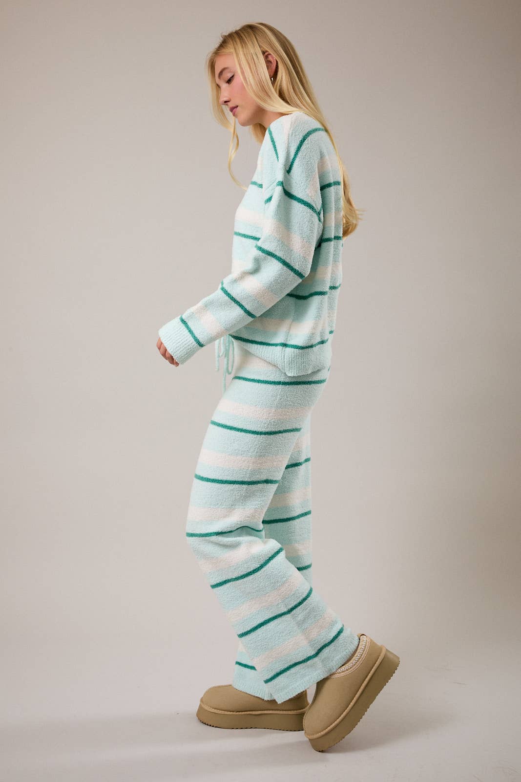 LONG SLEEVE STRIPE SWEATER TOP WITH WIDE LEG SWEATER PANTS: LT MINT-CREAM STRIPE