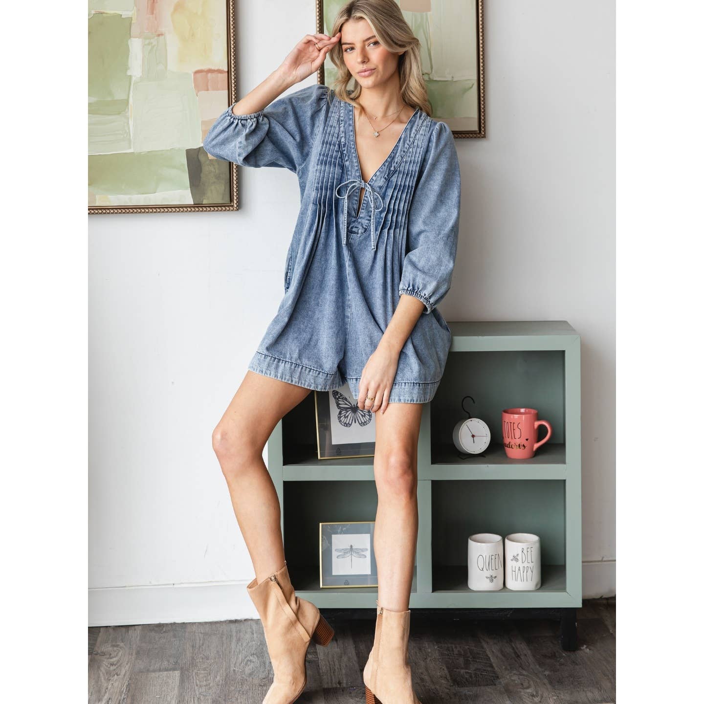 V-neck Puff Sleeve Denim Romper: Medium Wash