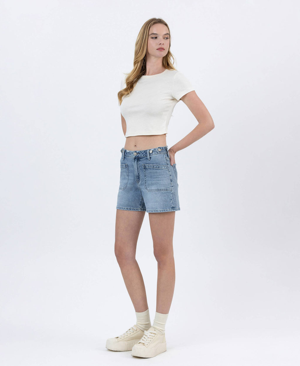 HIGH RISE TABBED WAISTBAND CUFFED DENIM SHORTS T6772