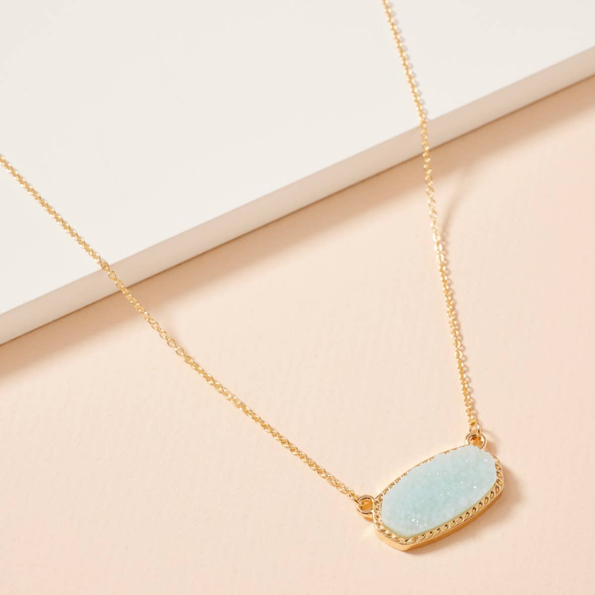 Druzy Stone Charm Short Necklace: Lavneder / One / 4SN11008