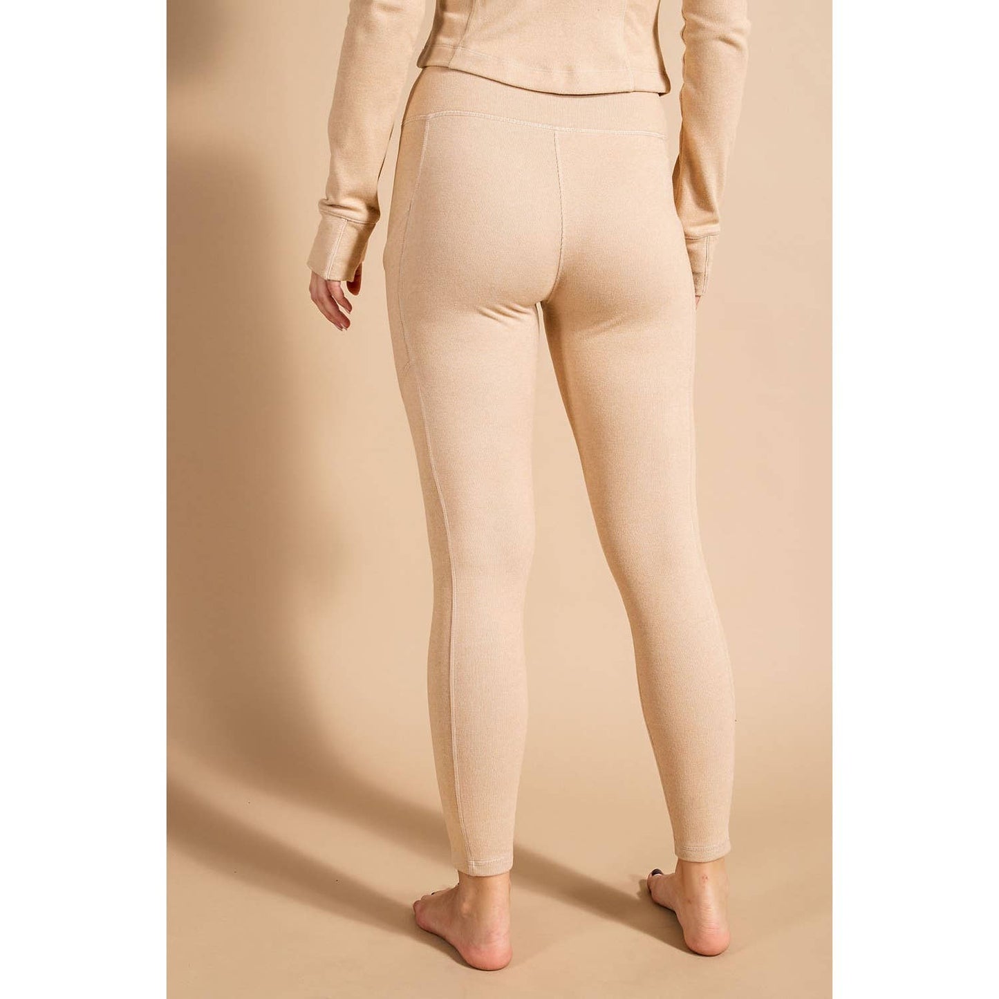 RIB BRUSHED HIGH RISE LEGGINGS WITH POCKETS: Camel