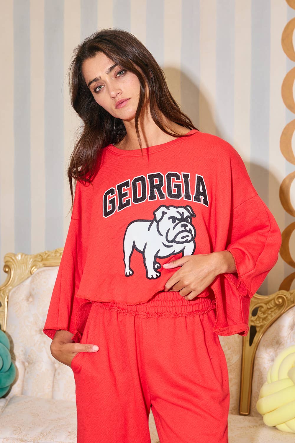 GEORGIA Bulldog Cropped Graphic Sweatshirt: Red