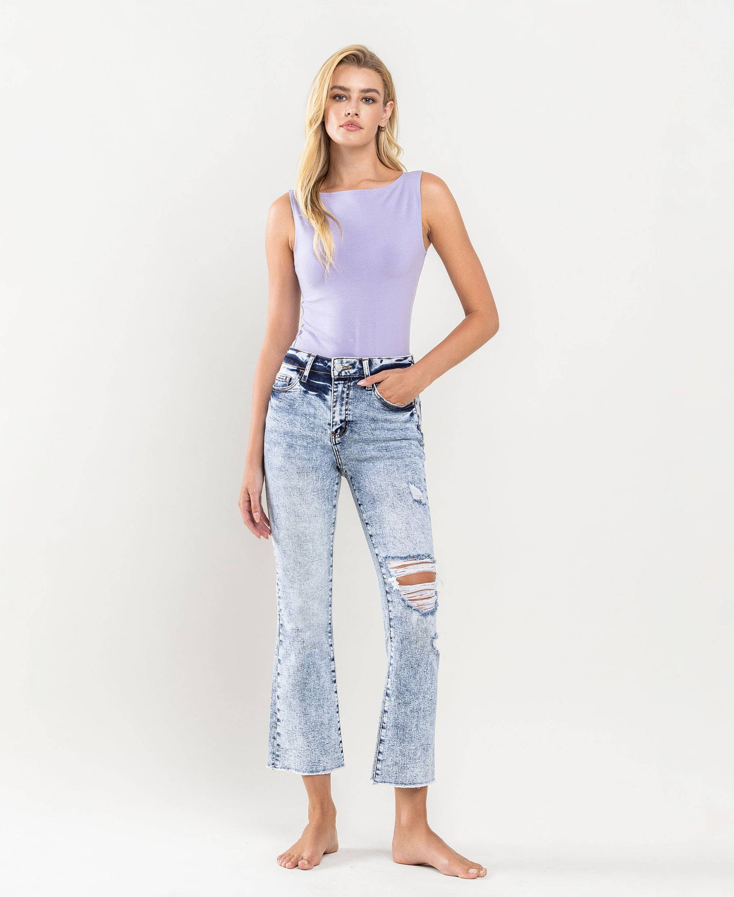 HIGH RISE DISTRESSED CROP FLARE JEANS V2940: SELF-CARE / 30