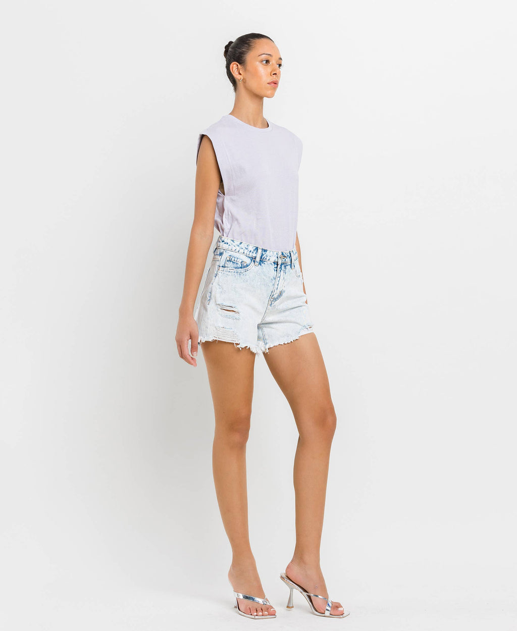 HIGH RISE DISTRESSED SHORTS V2810
