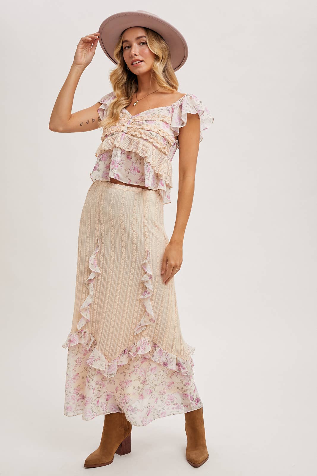 FLORAL PRINT RUFFLE LACE TRIMMED SWEETHEART NECK TOP